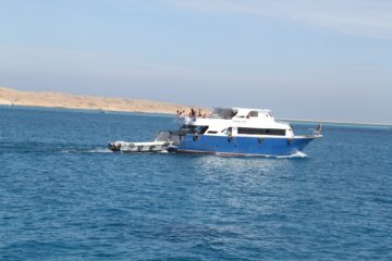 Snorkeling Boat Trip from Soma Bay