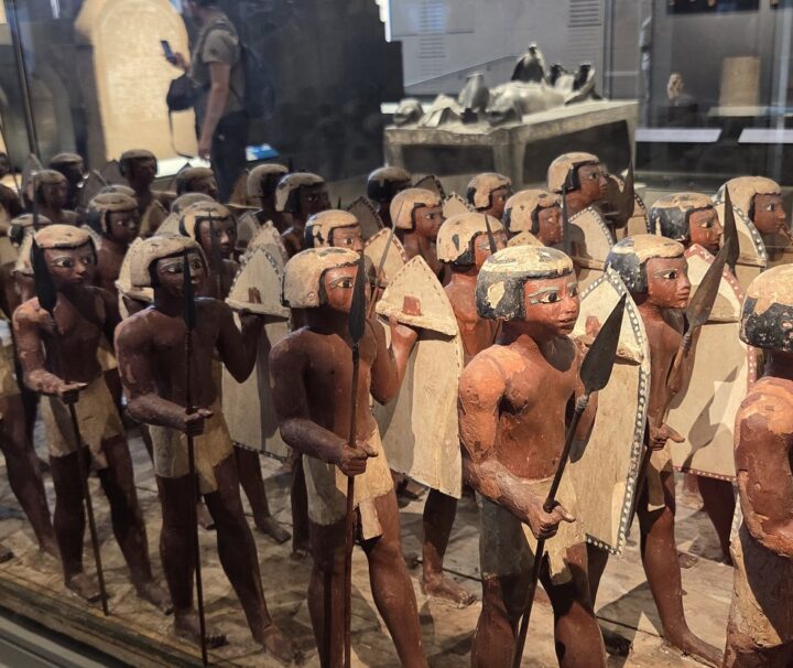 Grand Egyptian Museum & Pyramiden von Gizeh Tour ab El Gouna | Eine der besten Ägypten Touren zum größten Museum der Welt und den Pyramiden von Gizeh.