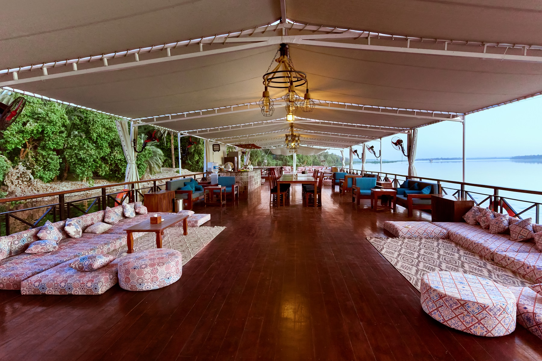 Fatima Dahabiya, Sun deck