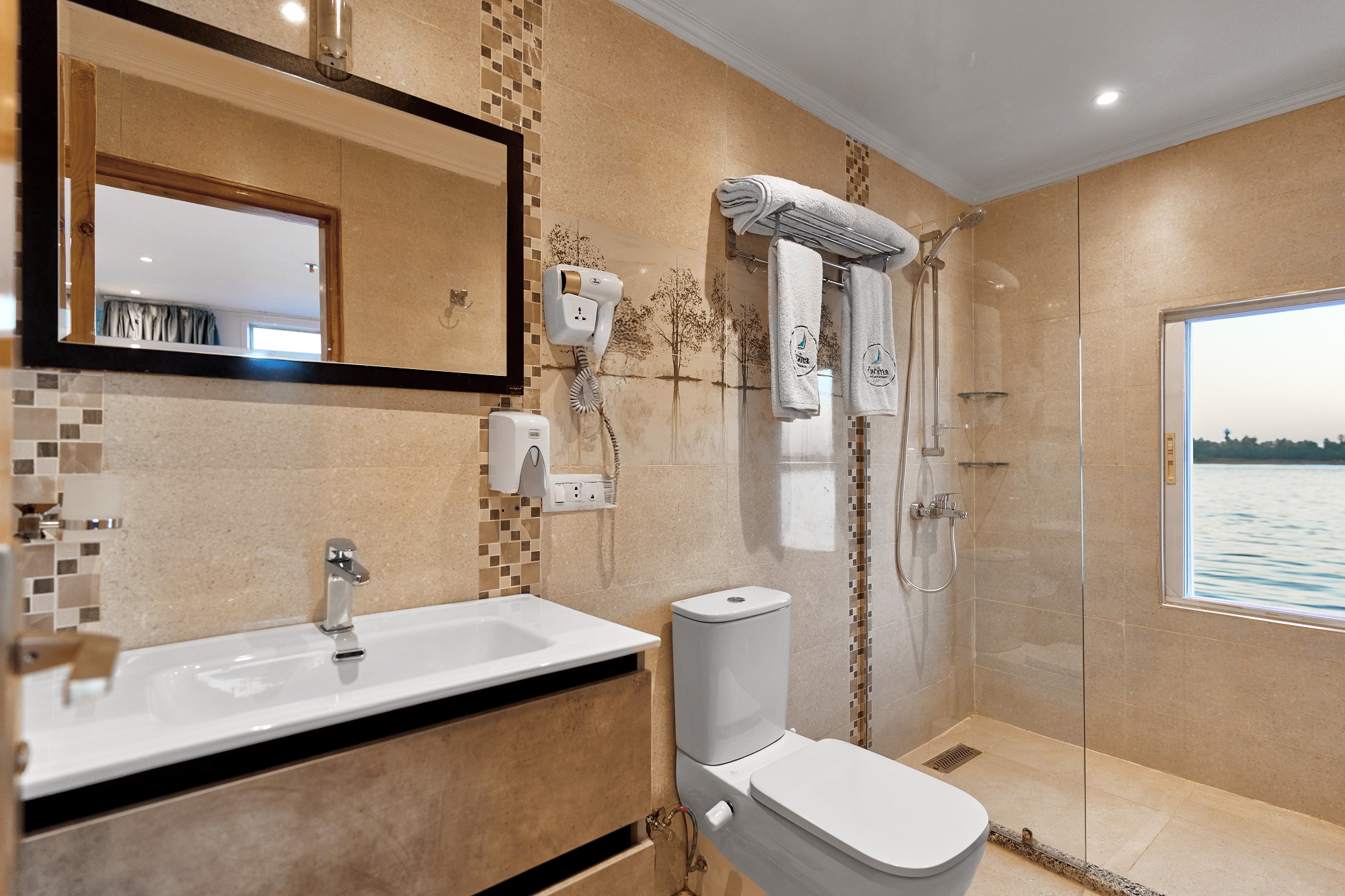 Shoer room & toilet Fatima Dahabiya