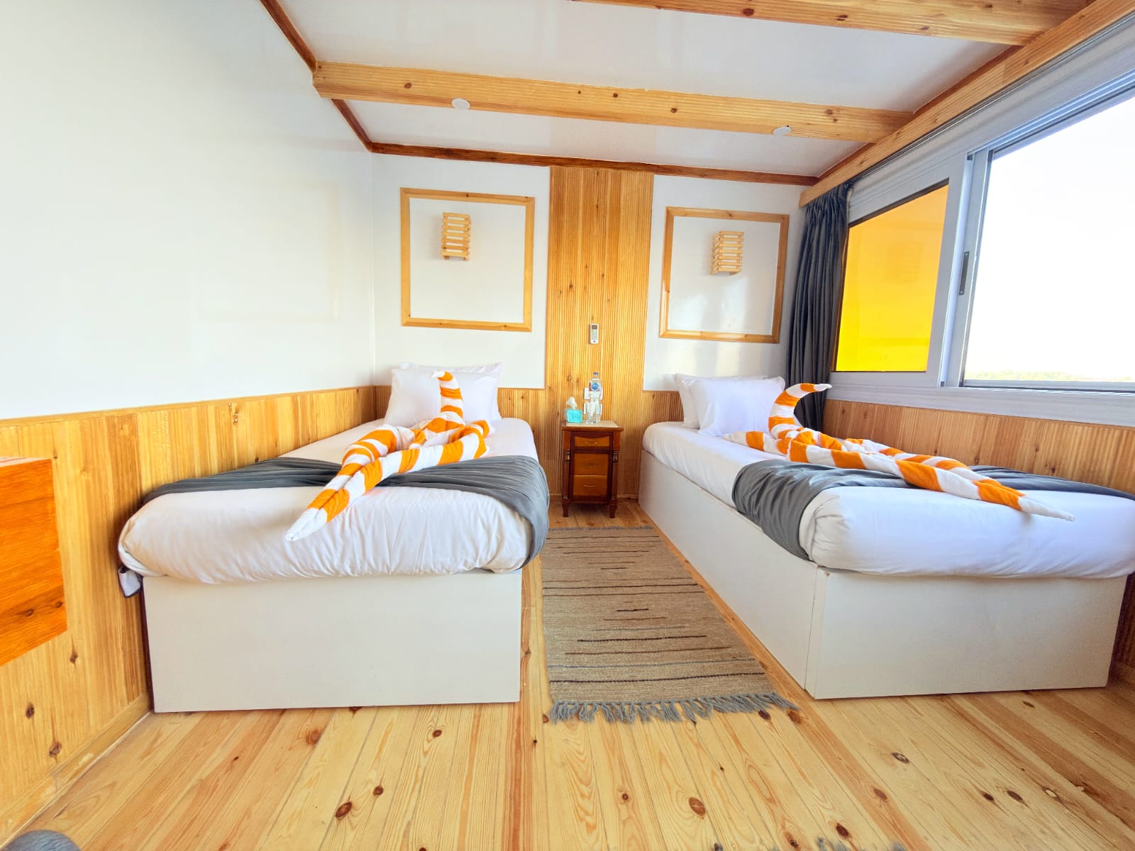 Twin bed room on Nile Holiday Dahabiya