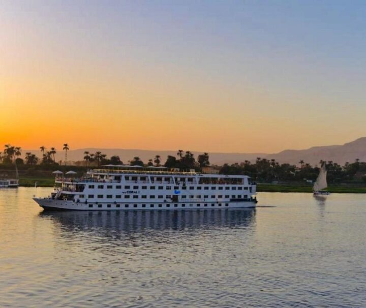 Crucero de 3 Noches por el Nilo Coral 2: De Asuán a Lúxor