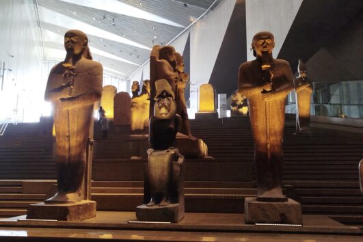 15-Day Egypt Family Tour: Pyramids Nile Cruise White desert & Alexandria